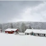 Authentic Norwegian For 8 With Fireplaces & Modern Comfort Near Slopes شاليه