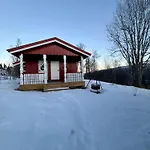 Authentic Norwegian For 8 With Fireplaces & Modern Comfort Near Slopes يالو