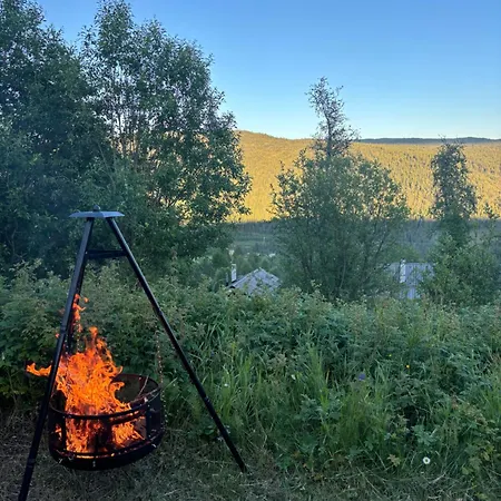 Authentic Norwegian For 8 With Fireplaces & Modern Comfort Near Slopes Σαλέ *