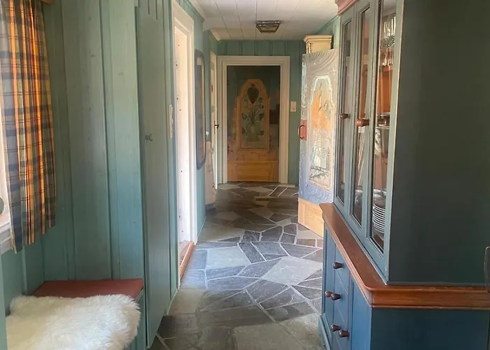 Authentic Norwegian For 8 With Fireplaces & Modern Comfort Near Slopes * גיילו