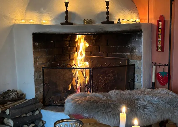 Authentic Norwegian For 8 With Fireplaces & Modern Comfort Near Slopes Geilo
